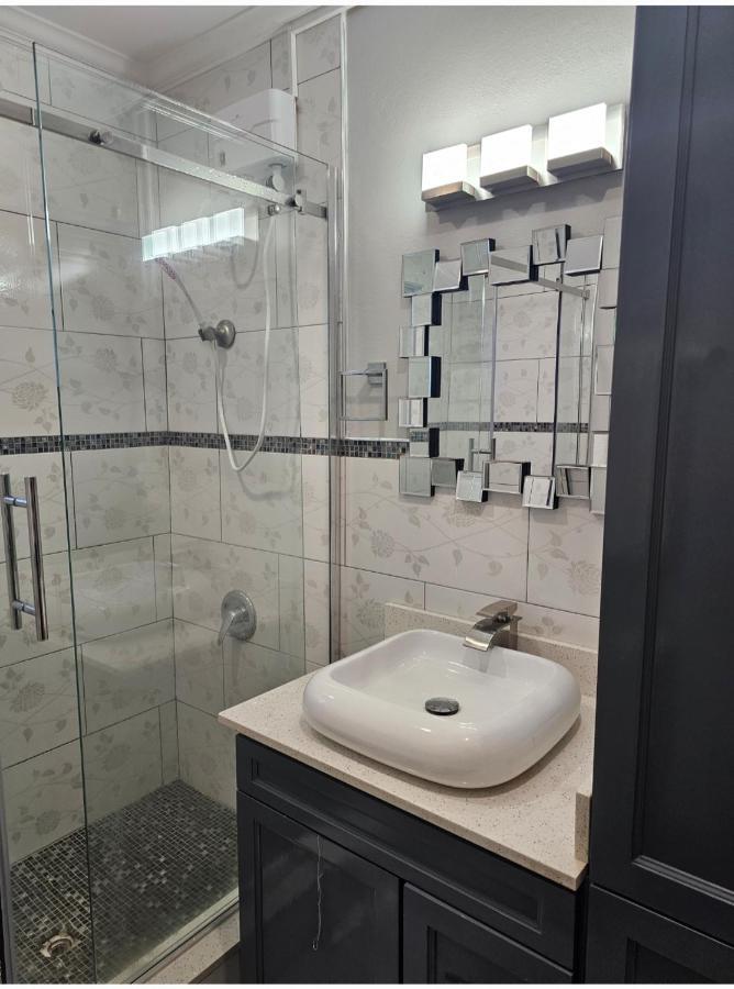 Secret Hideaway Apartment Ocho Rios Luaran gambar